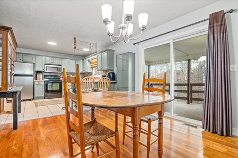 Dining - 2011 Cedar Ln, Corbin, KY 40701 photo 2 of 2