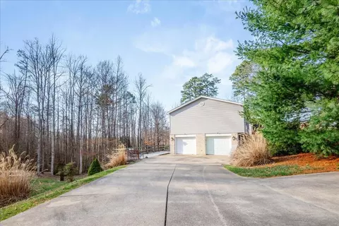 Exterior - 2011 Cedar Ln, Corbin, KY 40701 photo 8 of 12