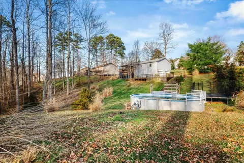 Exterior - 2011 Cedar Ln, Corbin, KY 40701 photo 9 of 12