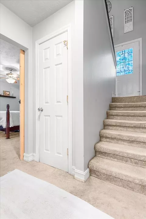 Entry Way - 2011 Cedar Ln, Corbin, KY 40701 photo 4 of 4