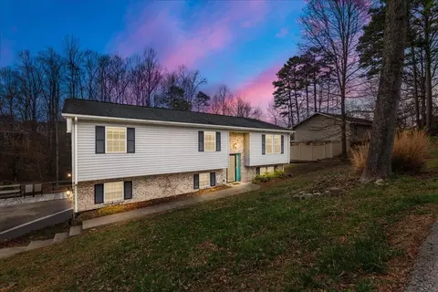 Exterior - 2011 Cedar Ln, Corbin, KY 40701 photo 2 of 12