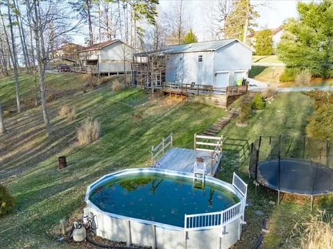 Exterior - 2011 Cedar Ln, Corbin, KY 40701 photo 3 of 12