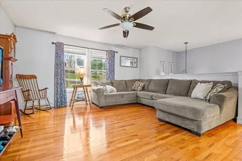 Living - 2011 Cedar Ln, Corbin, KY 40701 photo 1 of 2