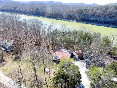 65 S Lake Dr, Burnside, KY 42519