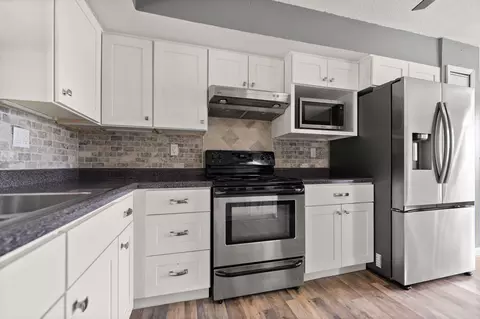 Kitchen - 37 Skylark Dr, Corbin, KY 40701 photo 3 of 3