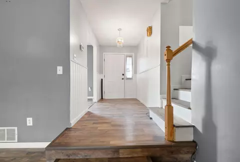 Entry Way - 37 Skylark Dr, Corbin, KY 40701 photo 1 of 3