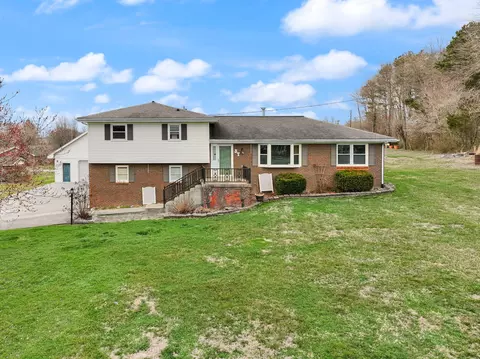Exterior - 37 Skylark Dr, Corbin, KY 40701 photo 2 of 14