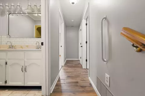 Entry Way - 37 Skylark Dr, Corbin, KY 40701 photo 3 of 3