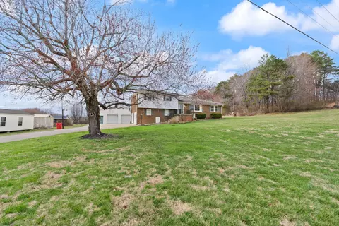 Exterior - 37 Skylark Dr, Corbin, KY 40701 photo 11 of 14