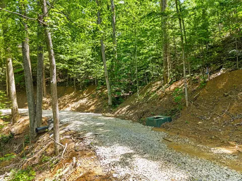 201 High Ridge Rd, Campton, KY 41301