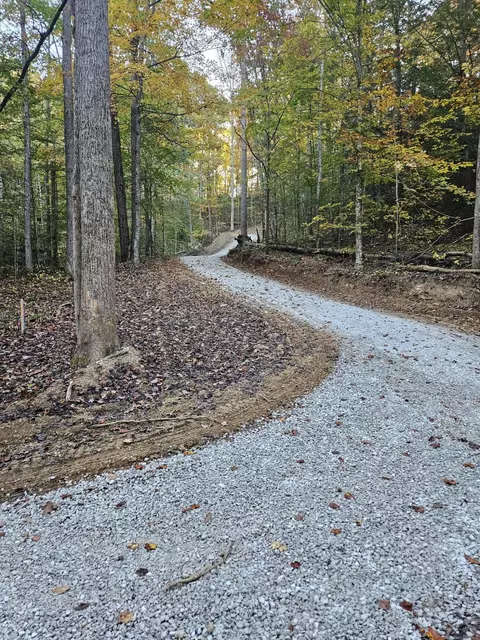 55 Low Ridge Rd, Campton, KY 41301