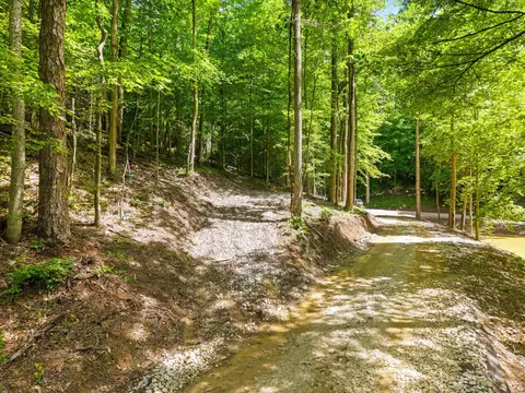 55 Low Ridge Rd, Campton, KY 41301