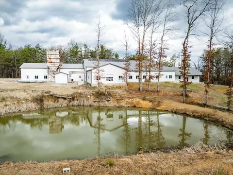 227 Callihan Rd, East Bernstadt, KY 40729