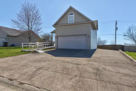 112 Augusta Dr, Mount Sterling, KY 40353