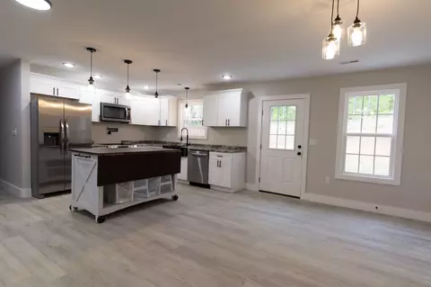 Kitchen - 277 Malibu Dr, Corbin, KY 40701 photo 4 of 4