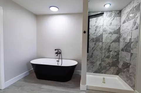 Bath - 277 Malibu Dr, Corbin, KY 40701 photo 1 of 5