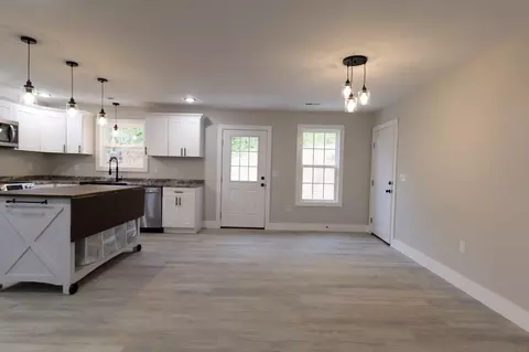 Living - 277 Malibu Dr, Corbin, KY 40701 photo 6 of 6