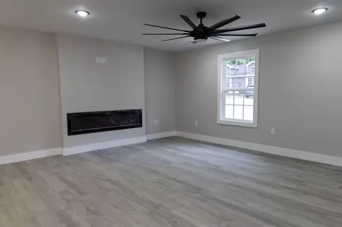 Living - 277 Malibu Dr, Corbin, KY 40701 photo 5 of 6