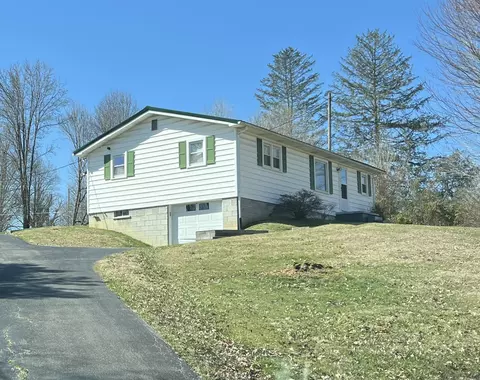 189 Kay Ln, Lily, KY 40740