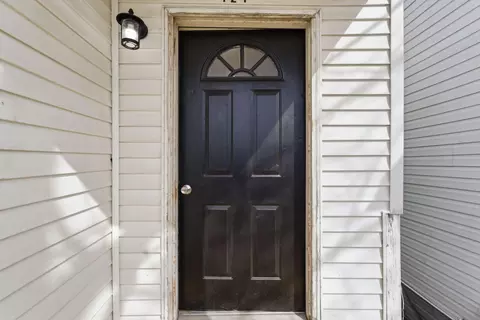 Entry Way - 121 E Washington St, Georgetown, KY 40324 photo 3 of 6