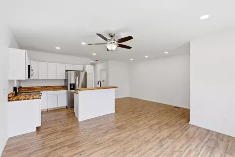 Living - 121 E Washington St, Georgetown, KY 40324 photo 5 of 10