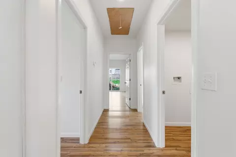 Entry Way - 121 E Washington St, Georgetown, KY 40324 photo 6 of 6