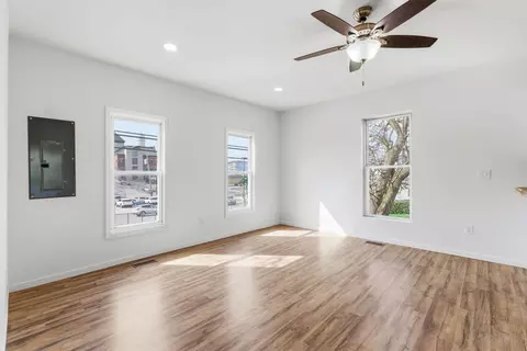 Living - 121 E Washington St, Georgetown, KY 40324 photo 8 of 10