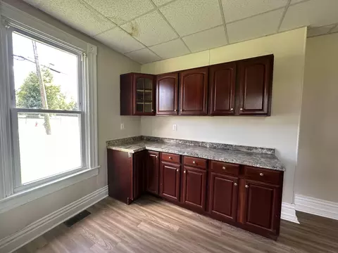 Kitchen - 402 Walnut St, Georgetown, KY 40324 photo 2 of 3