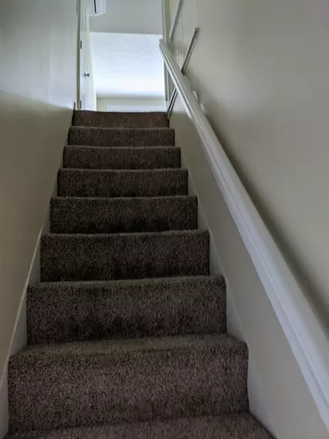 Entry Way - 402 Walnut St, Georgetown, KY 40324 photo 1 of 2