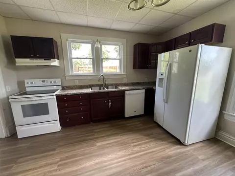 Kitchen - 402 Walnut St, Georgetown, KY 40324 photo 1 of 3
