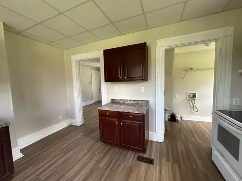 Kitchen - 402 Walnut St, Georgetown, KY 40324 photo 3 of 3