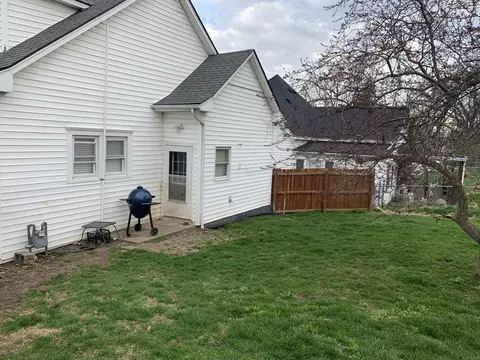 Exterior - 402 Walnut St, Georgetown, KY 40324 photo 5 of 6