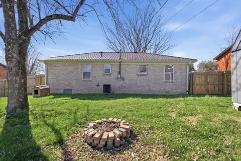 Exterior - 123 Miles Dr, Lancaster, KY 40444 photo 5 of 7