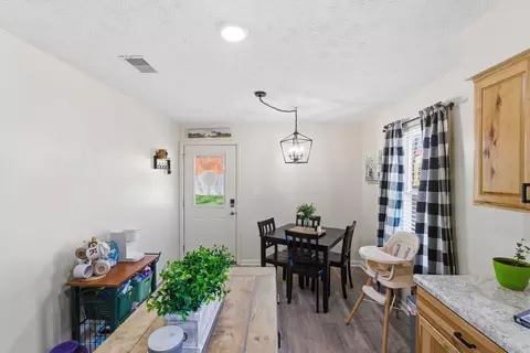 Dining - 123 Miles Dr, Lancaster, KY 40444 photo 1 of 1