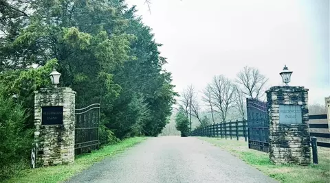 700 Beechwood Dr, Nancy, KY 42544