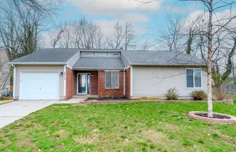 3900 Sweetbriar Cir, Lexington, KY 40514