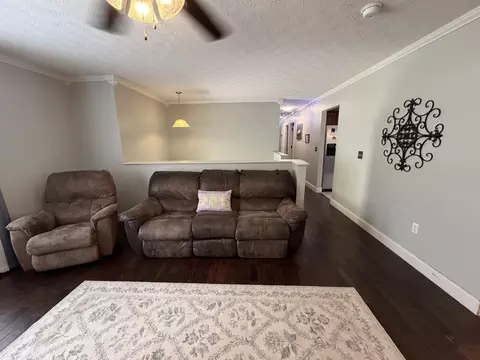 Living - 235 Stony Brook Dr, Corbin, KY 40701 photo 3 of 3