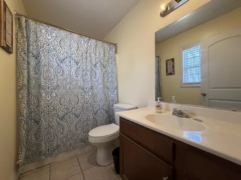 Bath - 235 Stony Brook Dr, Corbin, KY 40701 photo 1 of 3