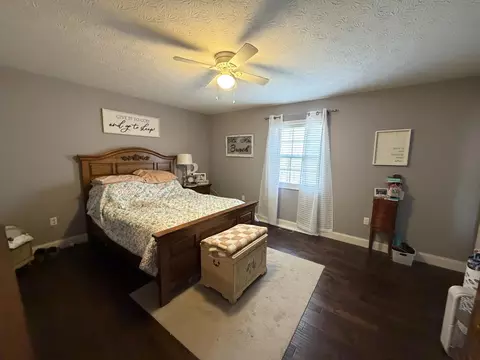 Bedroom - 235 Stony Brook Dr, Corbin, KY 40701 photo 1 of 2