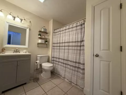 Bath - 235 Stony Brook Dr, Corbin, KY 40701 photo 2 of 3