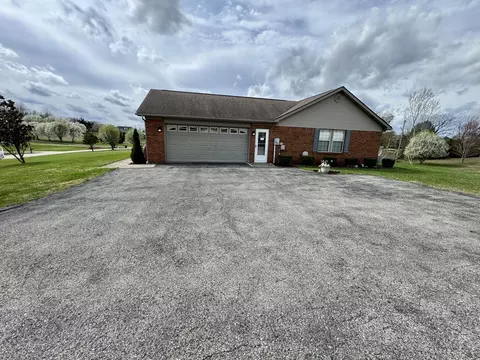 Exterior - 336 Springhurst Dr, Berea, KY 40403 photo 9 of 10
