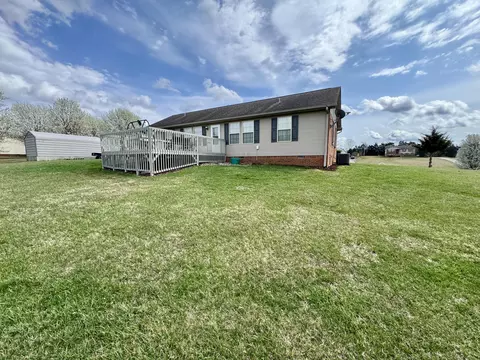 Exterior - 336 Springhurst Dr, Berea, KY 40403 photo 8 of 10