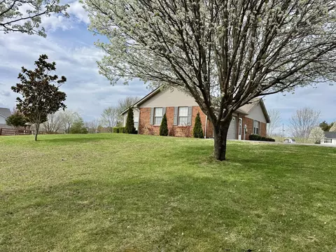Exterior - 336 Springhurst Dr, Berea, KY 40403 photo 3 of 10