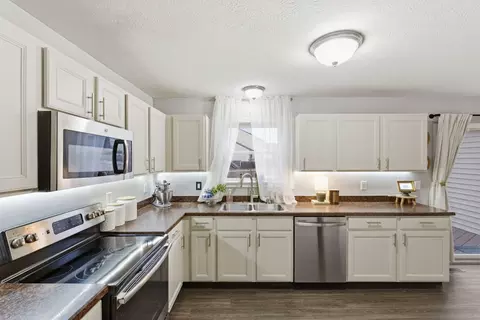 Kitchen - 113 Stapleton Way, Georgetown, KY 40324 photo 3 of 4