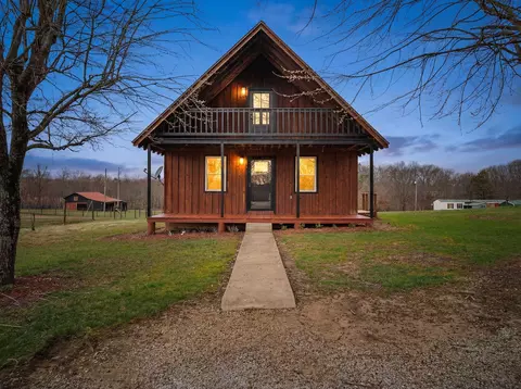 800 Pine Hill Rd, Jeffersonville, KY 40337