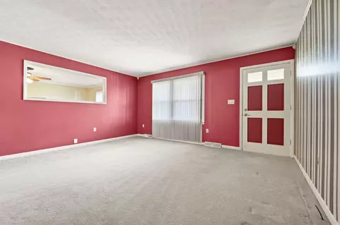 Living - 58 Forego Trl, Corbin, KY 40701 photo 4 of 9