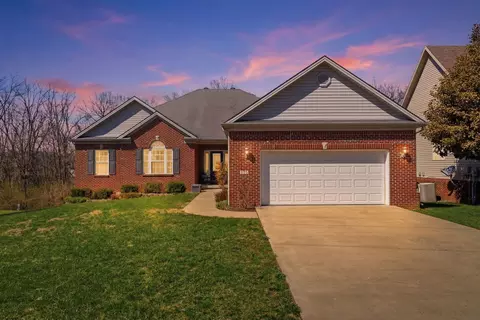 105 Hidden Paddock Ln, Georgetown, KY 40324