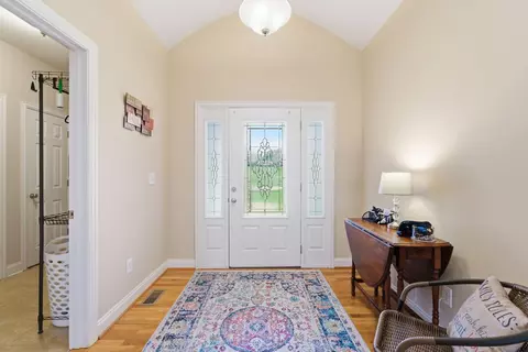 Entry Way - 105 Hidden Paddock Ln, Georgetown, KY 40324 photo 2 of 4