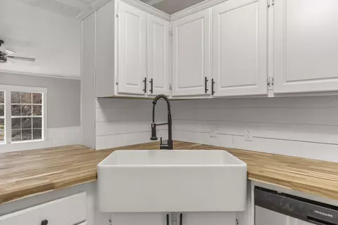Kitchen - 261 Jr Stevens Br Rd, Elkfork, KY 41421 photo 1 of 3
