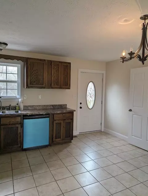 Kitchen - 201 Union St, Corbin, KY 40701 photo 2 of 3